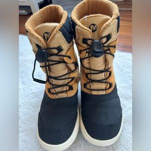 Merrell waterproof Snow Bank 2.0  size M 6 navy and brown snow boots
